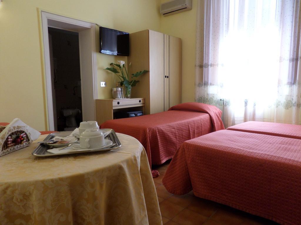 Hotel Delizia Genovese Montecatini Terme Kamer foto
