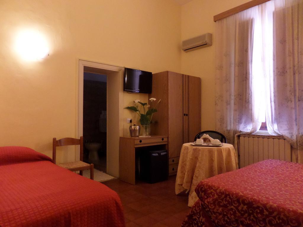 Hotel Delizia Genovese Montecatini Terme Kamer foto