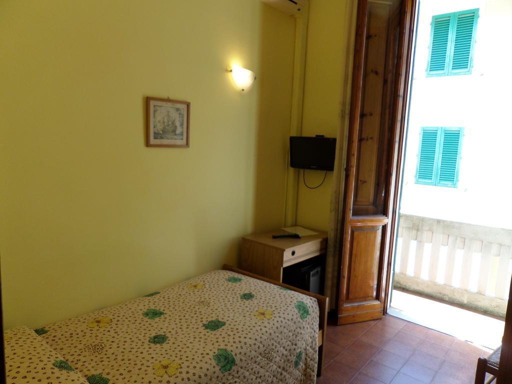 Hotel Delizia Genovese Montecatini Terme Kamer foto